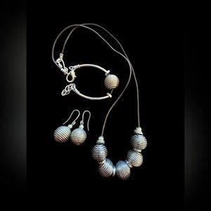 New, Susan Fellerhoff jewelry set. Earrings, bracelet and necklace. Unique!!!